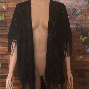 Black fringed cape!🦇